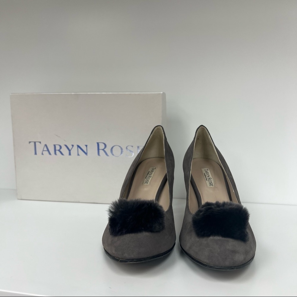 Taryn Rose Didil Camoscio Fuzzy Toe Pump in Dark Grey